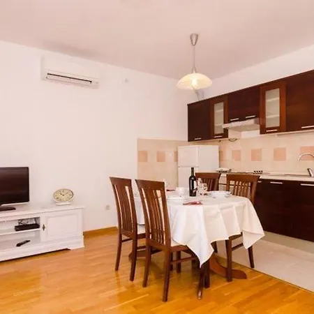 Marela- One Bedroom With Balcony And Sea View Apartament Mokošica
