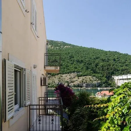 Marela- One Bedroom With Balcony And Sea View Apartament *