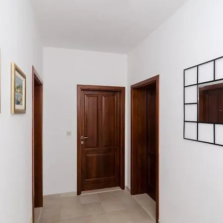 Marela- One Bedroom With Balcony And Sea View